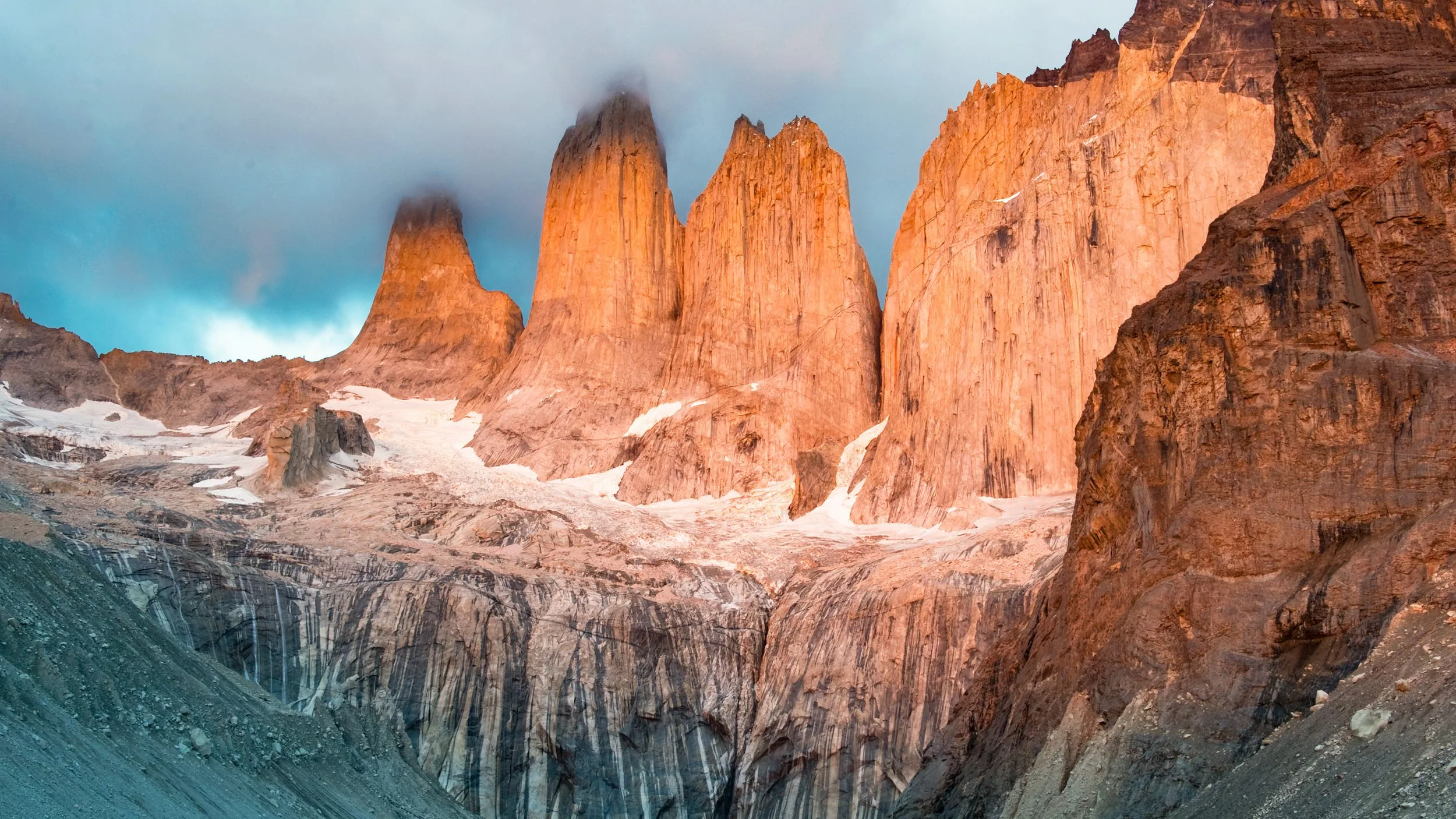 Classic Torres Del Paine